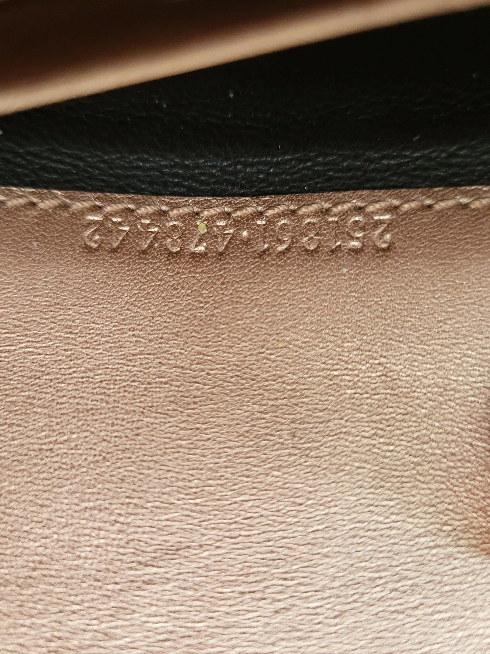 Gucci Metallic Gold GG Logo Women's Wallet - Picture 8 of 13